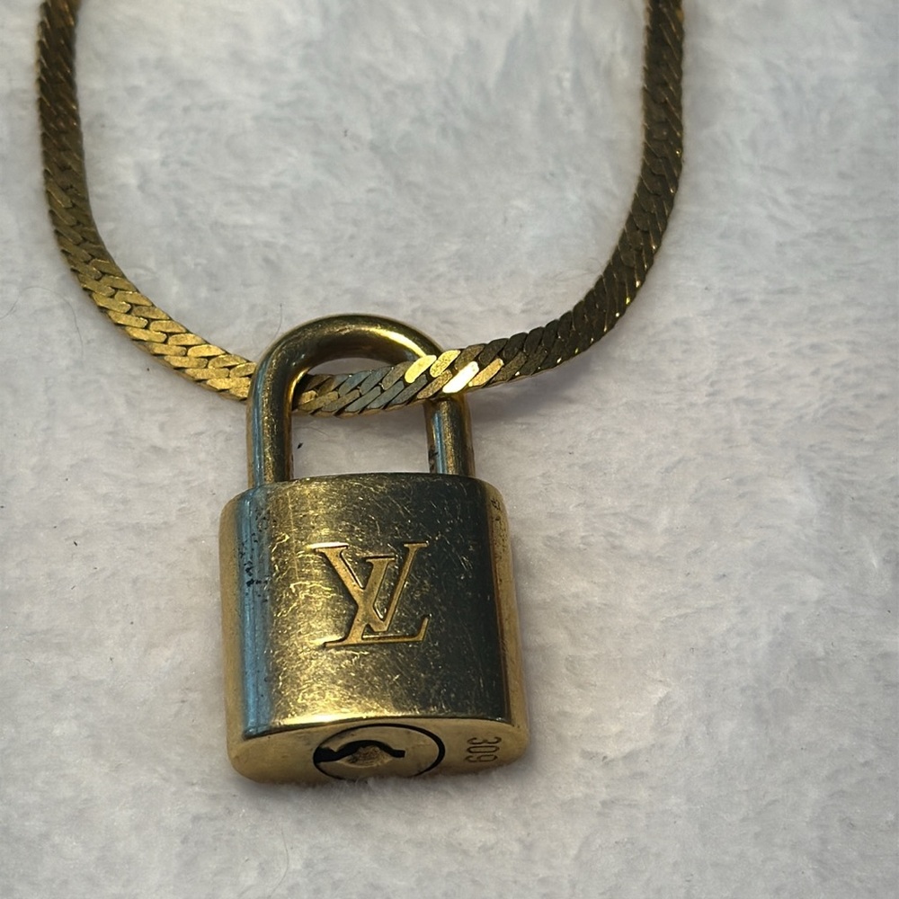 Louis Vuitton lock and key with Givenchy Gold Zipper Design Bracelet - Picture 3 of 7